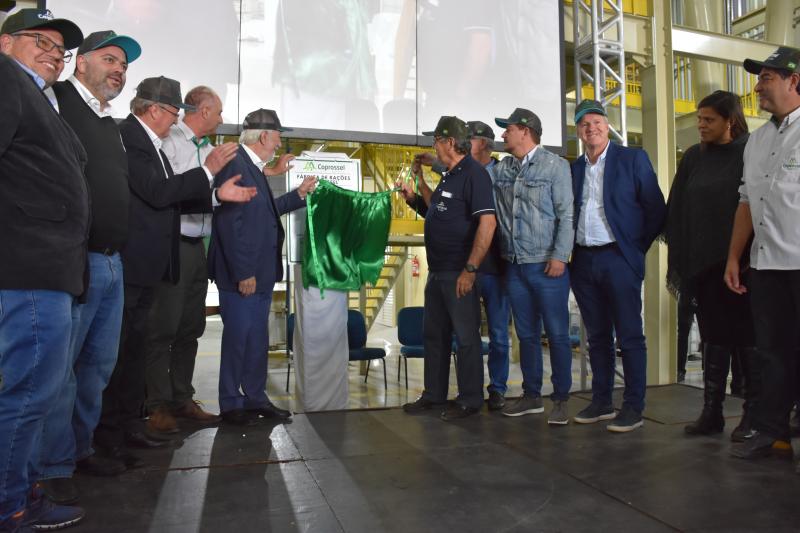 Vereadores participam de inauguração da fábrica de ração da cooperativa Coprossel